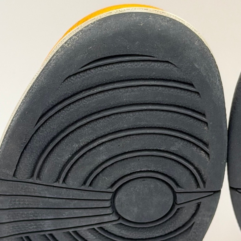 Jordan 1 Mid University Gold 640734-700 2.5Y - Picture 12 of 14